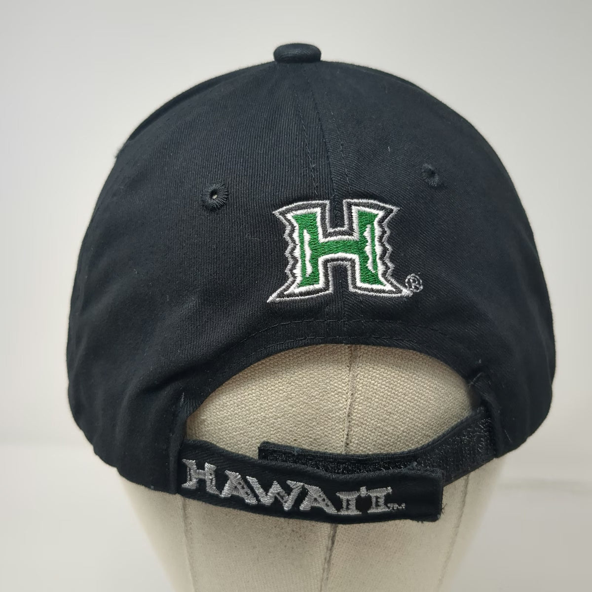 Hawaii Rainbow Warriors NCAA Happy Shirts Cap Black One Size Strapback Islands