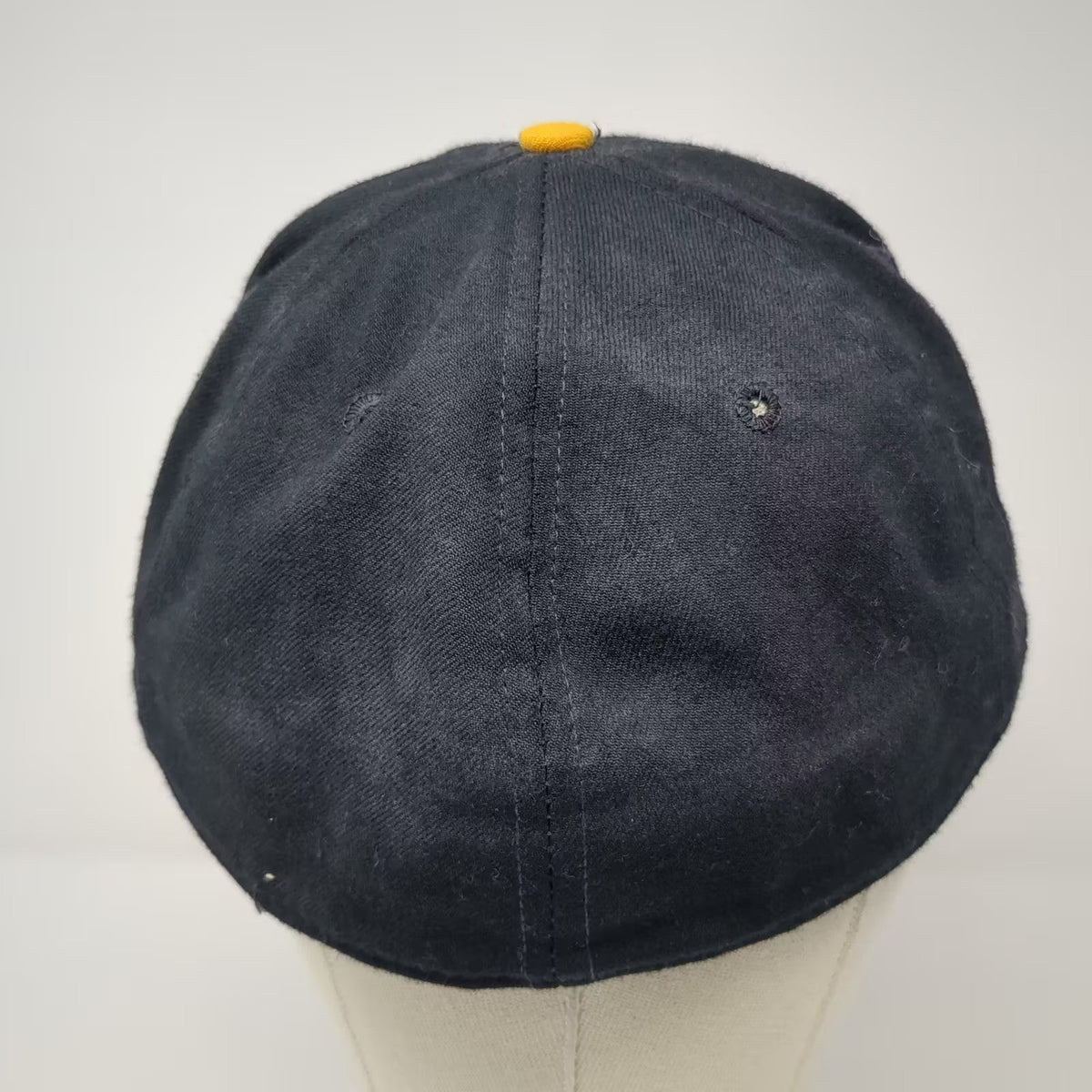 Iowa Hawkeyes NCAA New Era Pro Model Fitted Cap Black Yellow Size 7 5/8 Vintage