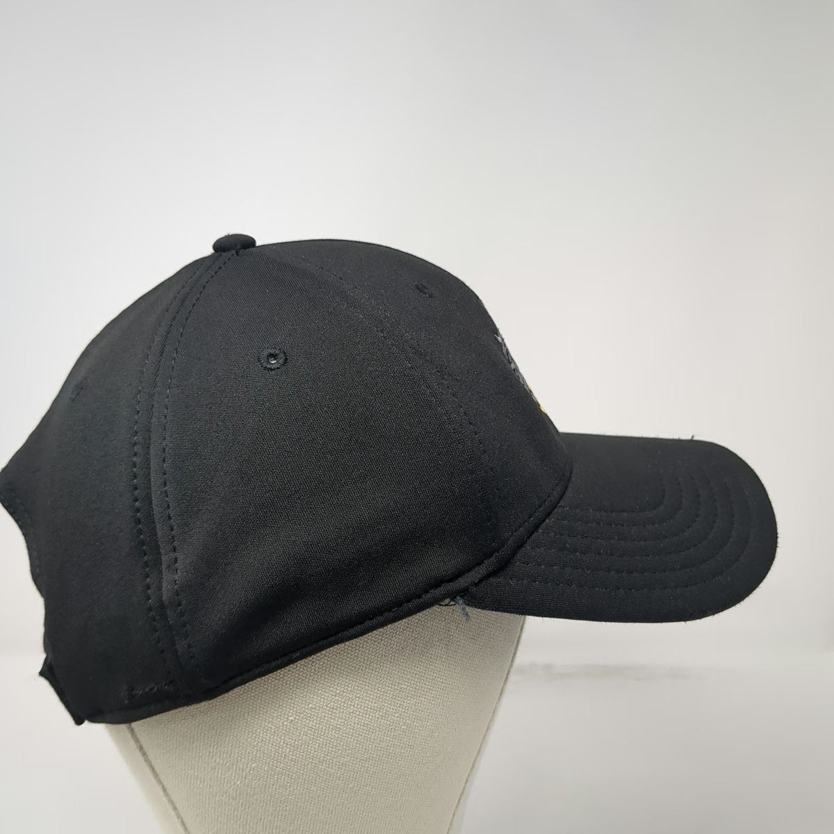 Otto Baseball Cap Black One Size Wealthy Way Lion Logo Strapback Stretch Hat