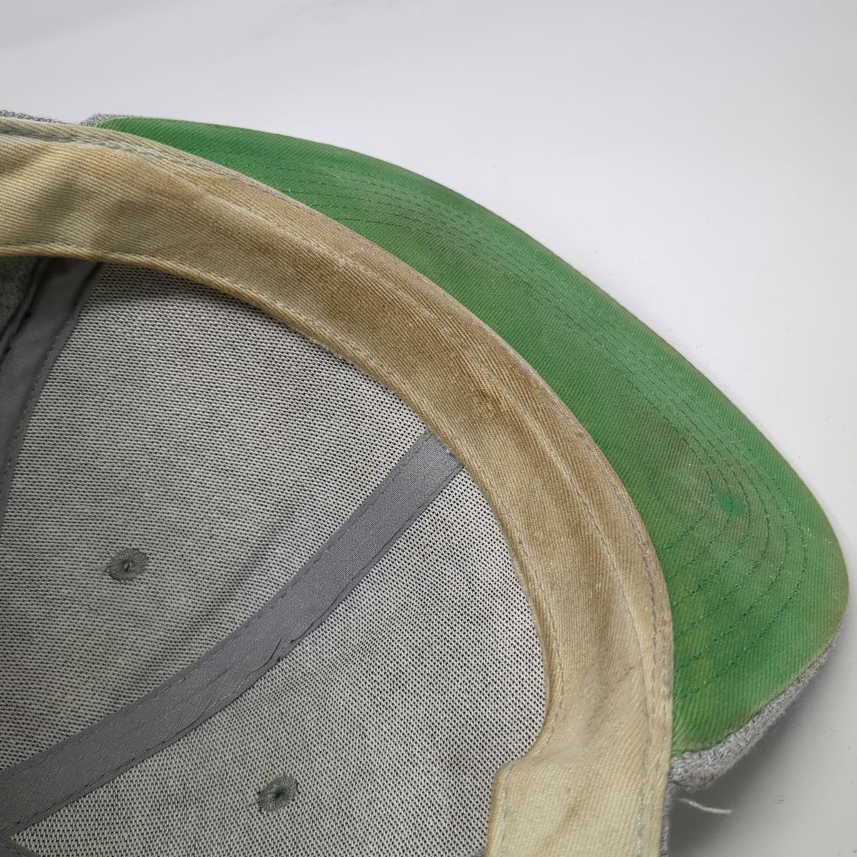 AVO Cigars Snapback Hat Gray OS Syncro Fogata Edition Green Underbrim Patch