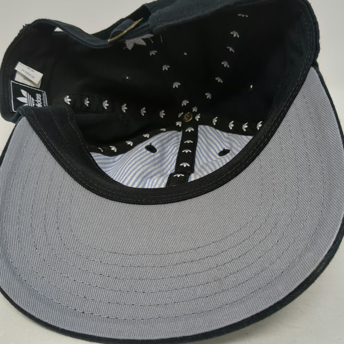 adidas Baseball Cap Black One Size Hat Trefoil Logo Strapback Grey Under-Visor