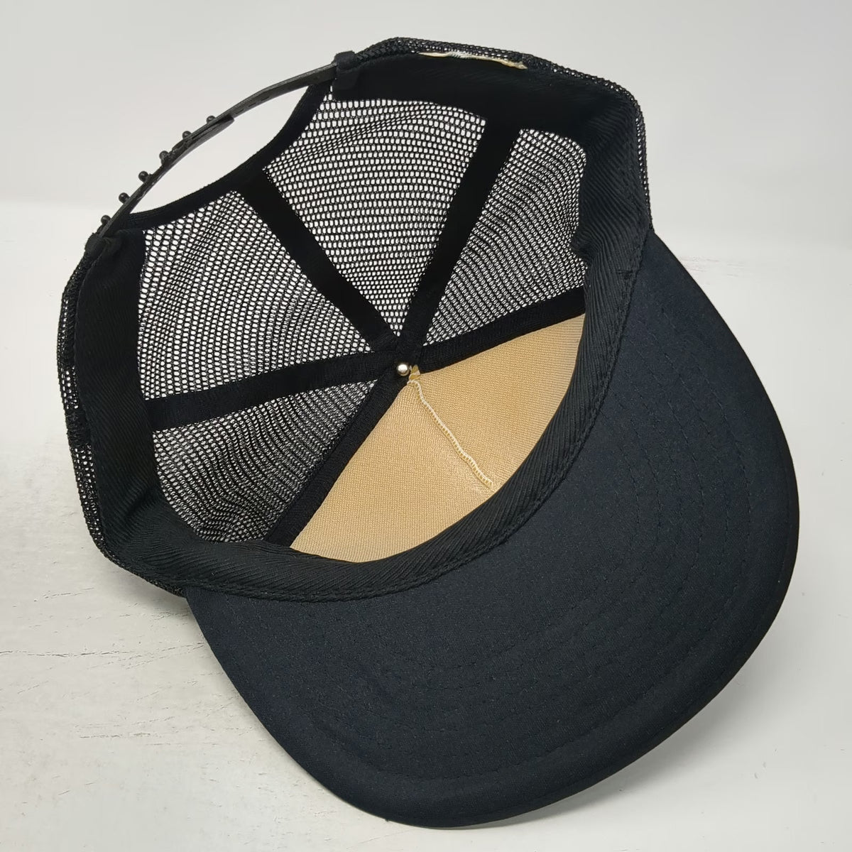Santana 1983 New Band Black One Size Trucker Hat Mesh Snapback Foam Logo Vintage