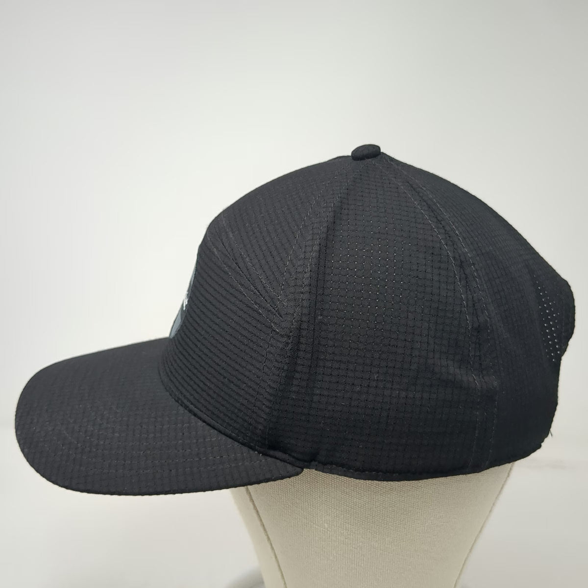 Titleist Snapback Black One Size Perforated Performance Grid Texture Golf Hat