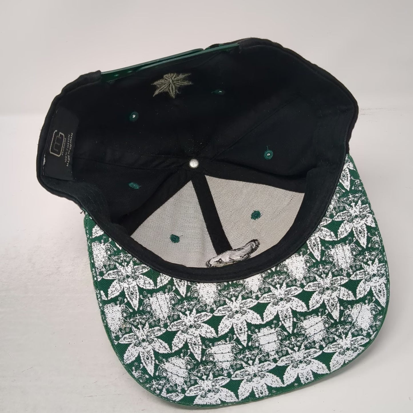 MT Fashions Snapback Black Hat One Size Marijuana Leaf Floral Pattern Flat Bill