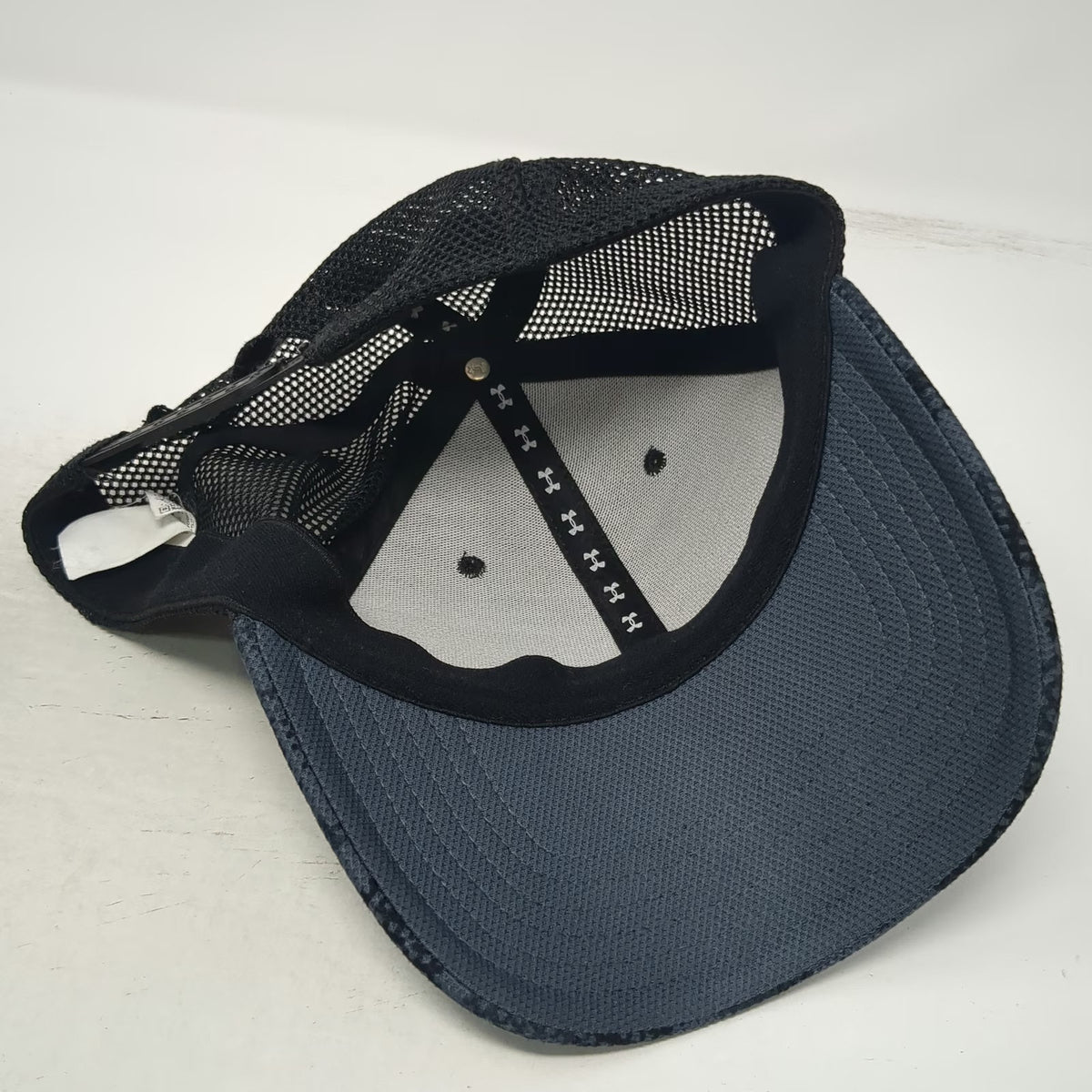 Under Armour Trucker Hat Gray One Size Digital Camo Mesh Back Snapback Logo