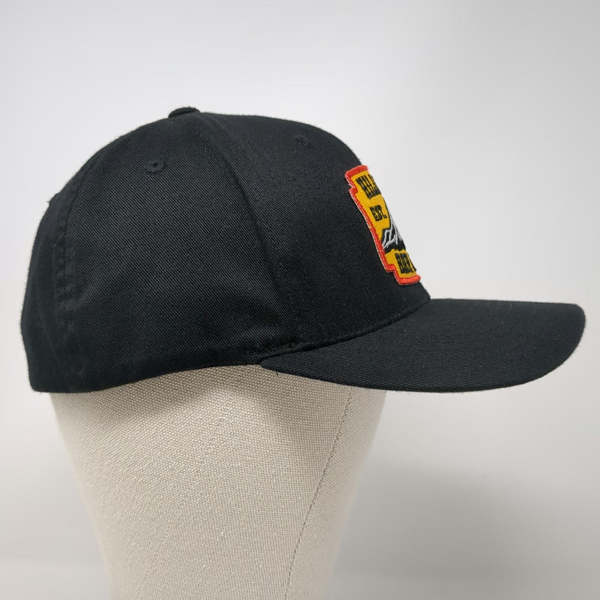 Flexfit Baseball Cap Black XL Hillsboro Bar & Grill Patch Mountain Fitted Hat