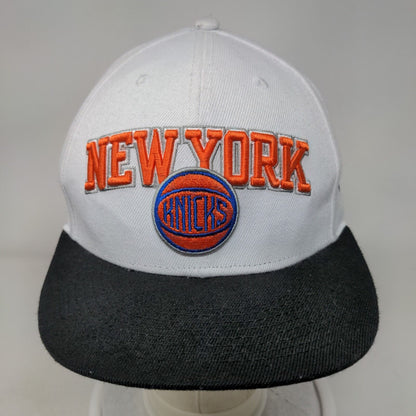 New York Knicks Snapback Ultra Game Hat OSFM Embroidered Logo White NBA