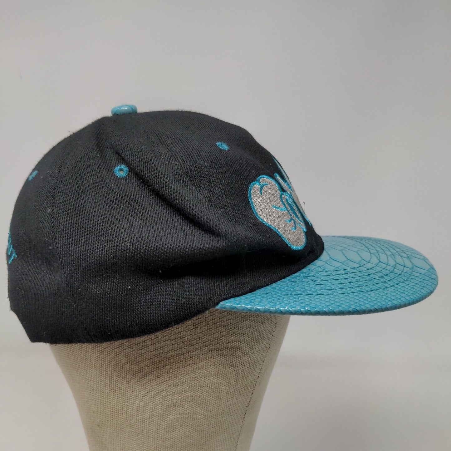New League Men's Snapback Hat Black Blue Size OSFA Embroidered Rock Paper Cut