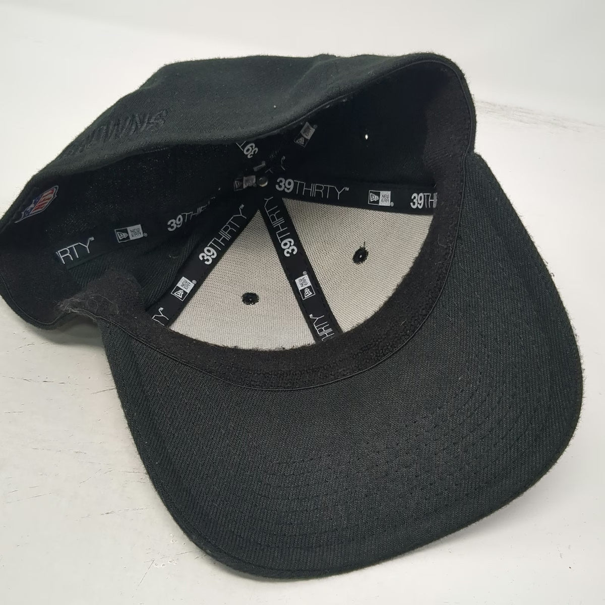 Cleveland Browns NFL New Era Hat Black M Tonal Logo Stretch Fit 39THIRTY Curved