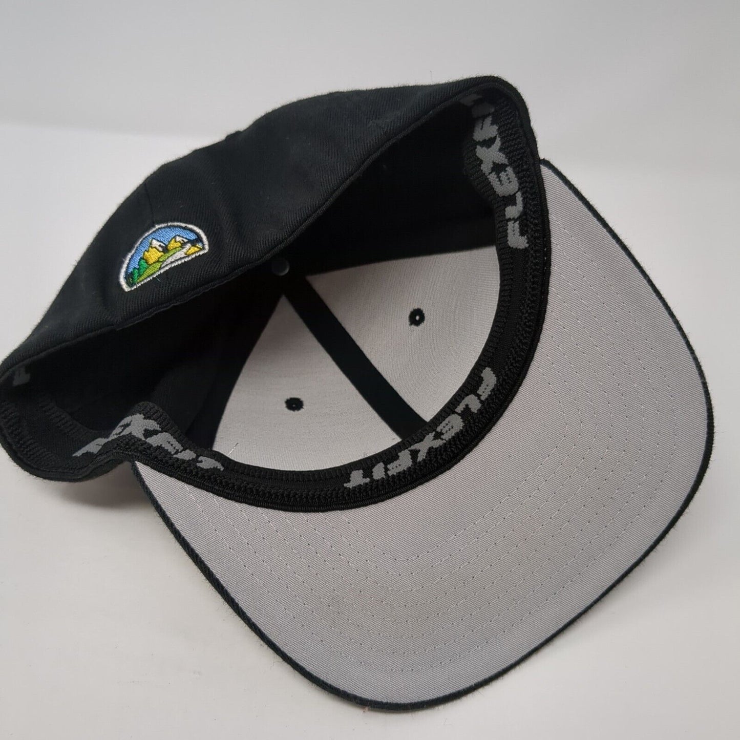 Camping World Fitted Hat Black Small-Medium Stretch Flexfit Yupoong