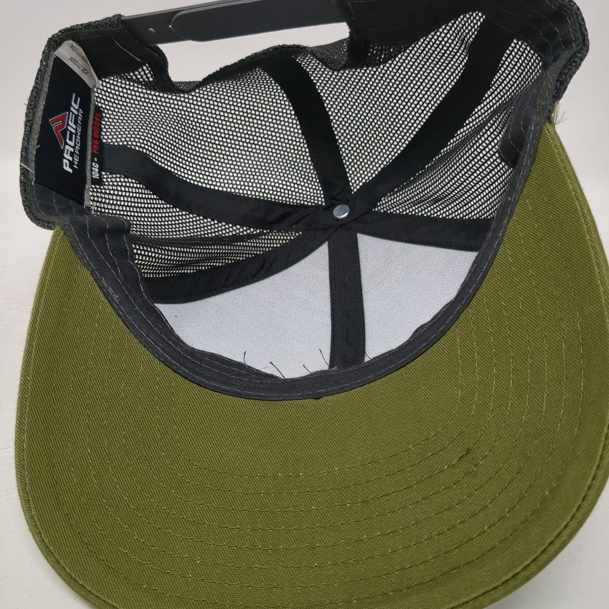 Pacific Headwear Trucker Hat Green One Size Duck Crossed Axes Mesh Snapback hat