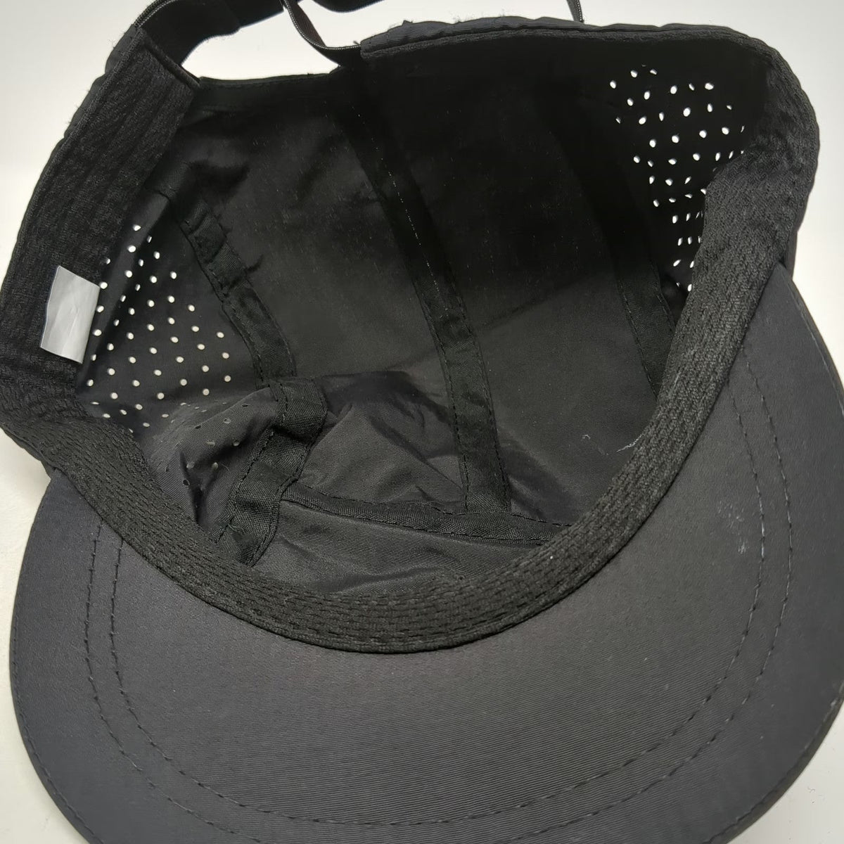 DYX Bace Camp 5 Panel Black Hat OSFM Perforated Performance Runner Adjustable