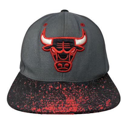 Mitchell & Ness Men's Snapback Hat Chicago Bulls Hardwood Classics Logo