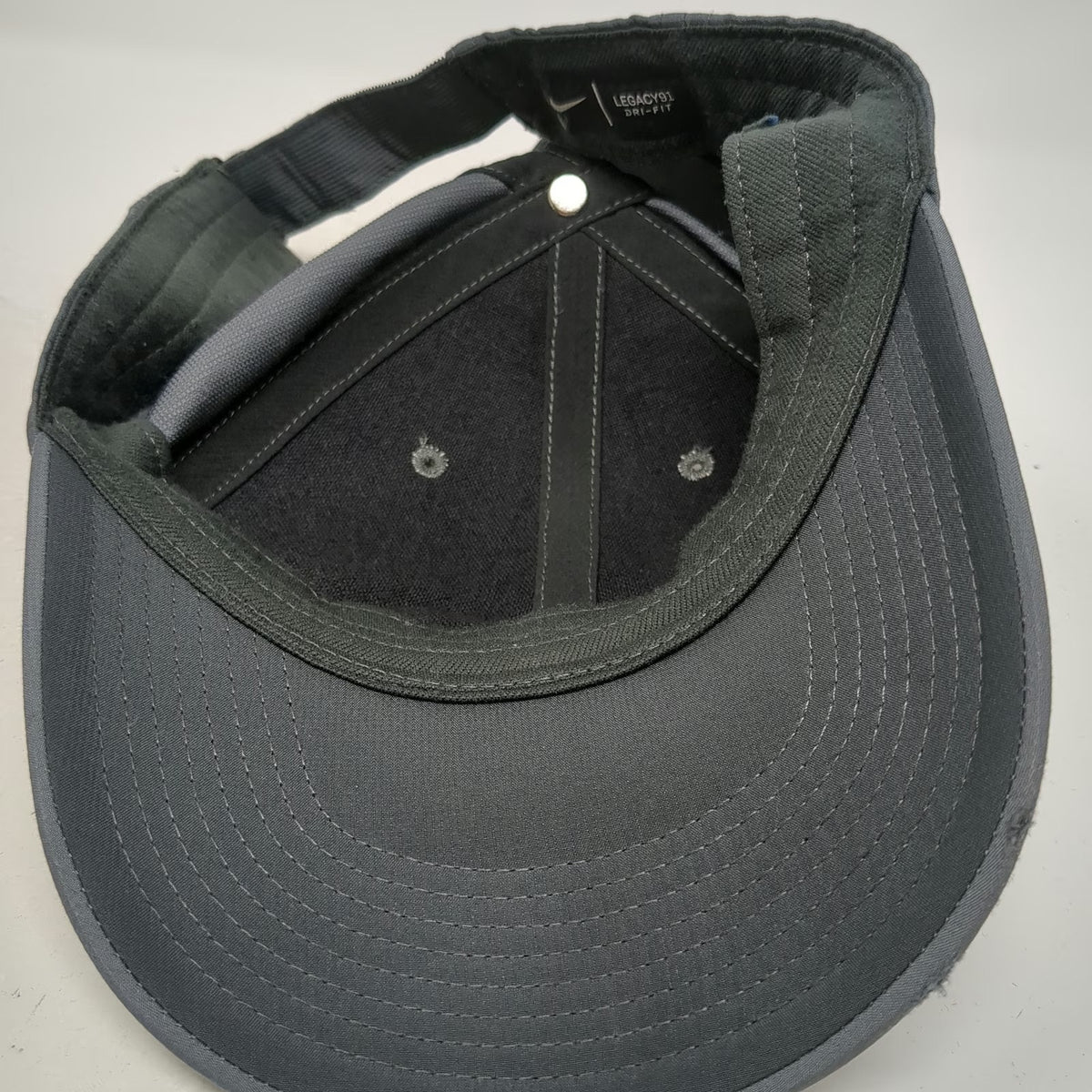 Nike Baseball Cap Gray One Size Hat Dri-Fit Legacy91 Strapback Swoosh Polyester