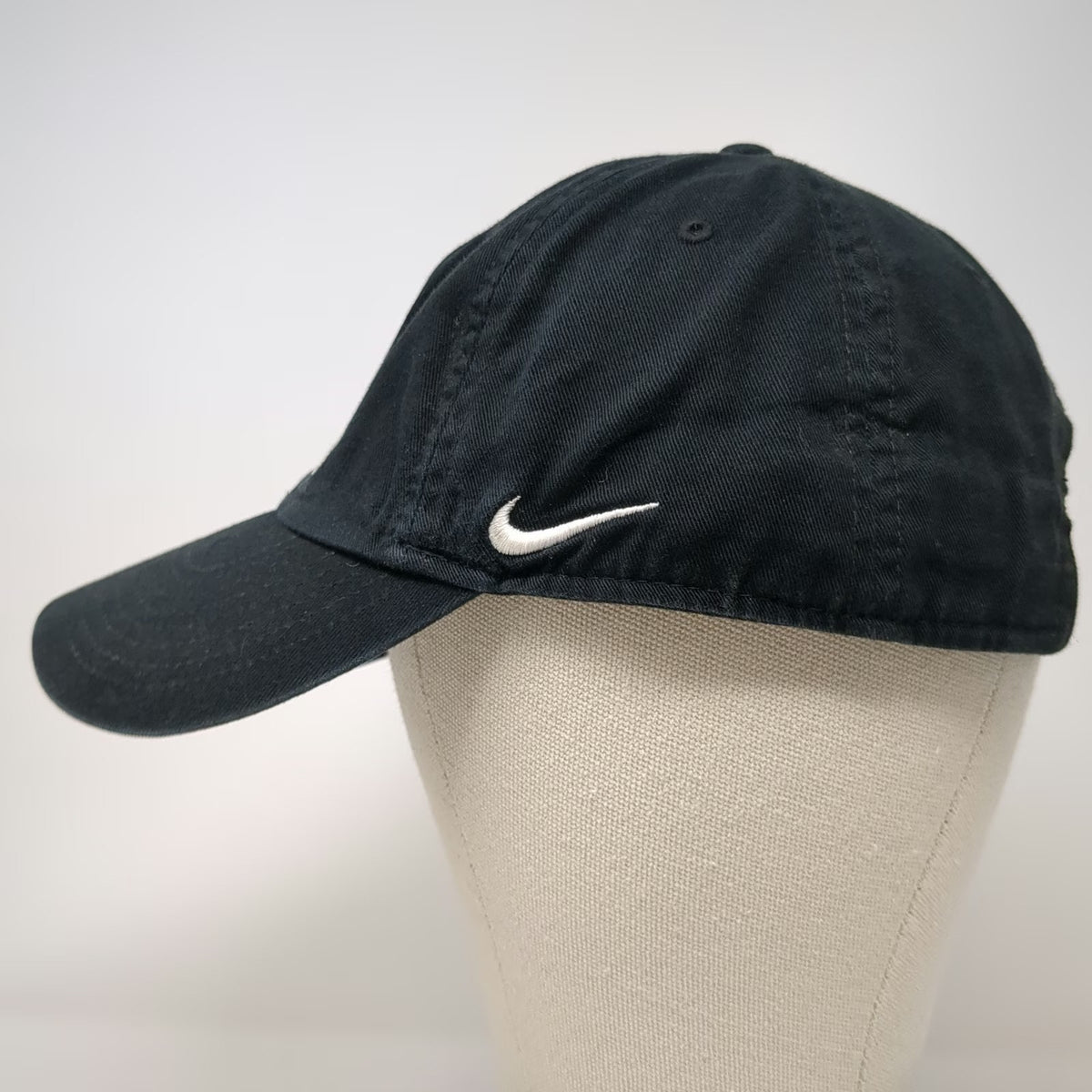 Nike Baseball Cap Black One Size W/H Lightning Bolt Logo Heritage Slideback Hat