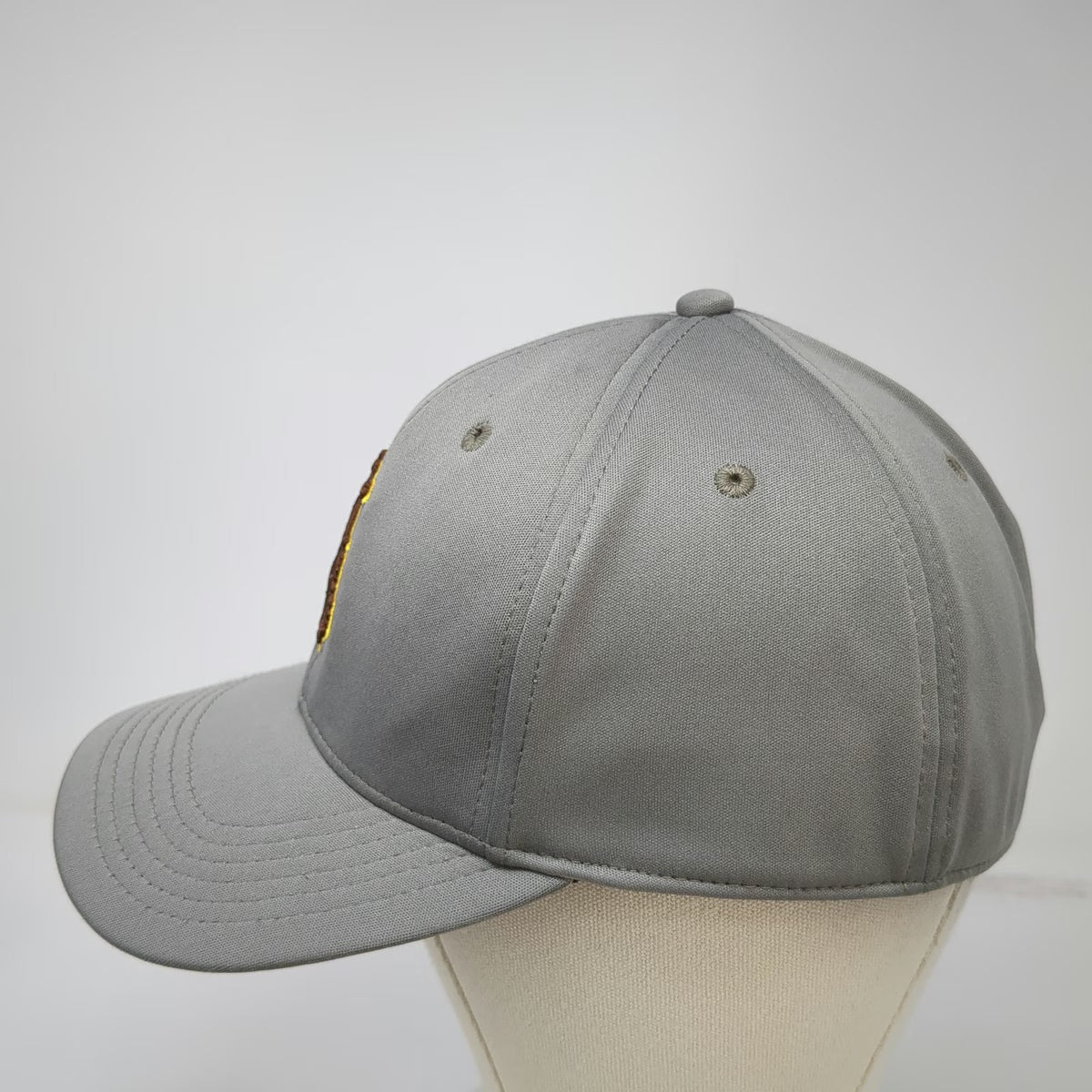 Wyoming Cowboys NCAA Legacy Cap Gray XL Flex Fit Embroidered Bucking Horse Hat