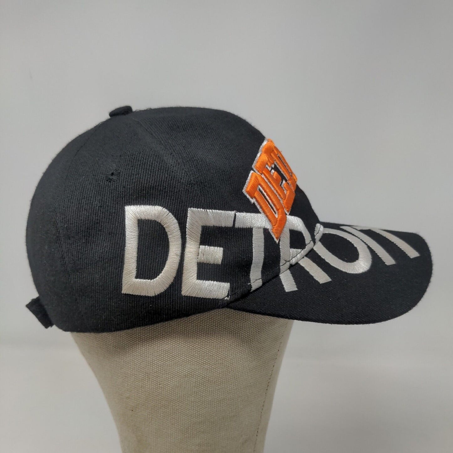 Unbranded Men's Strapback Hat Black OSFA Embroidered Detroit Logo Polyester