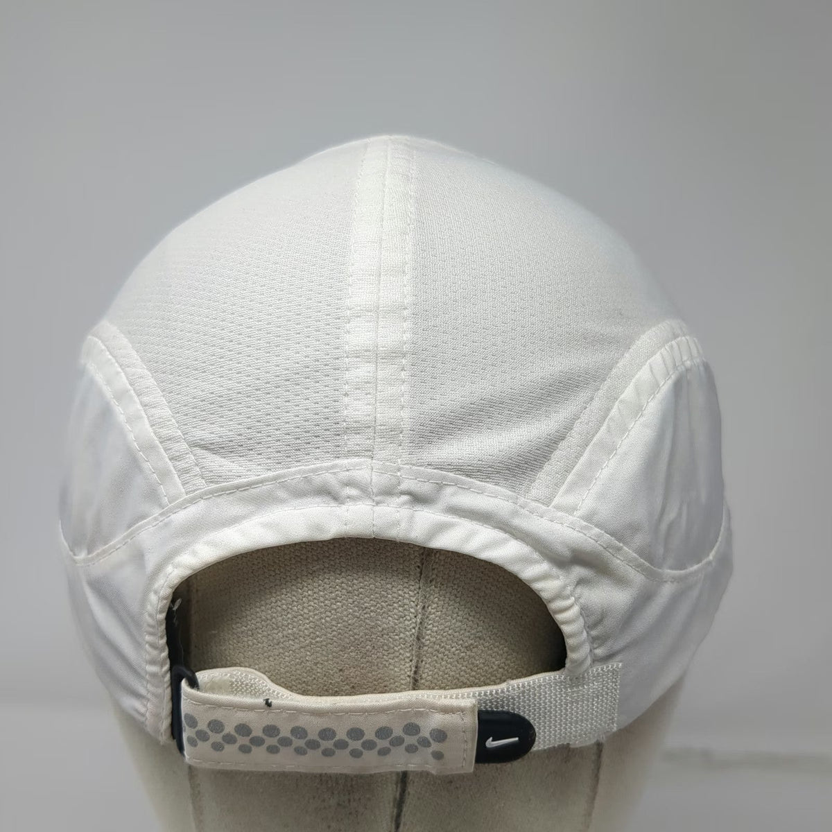 Nike Baseball Cap White One Size Fit Dry Performance Running Mesh Hat Reflective