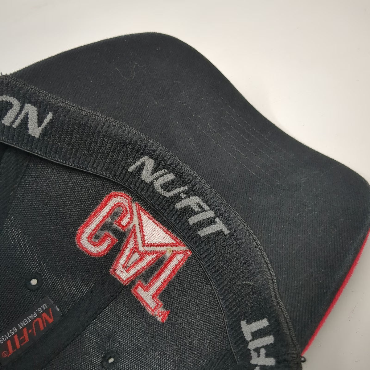 Caterpillar Baseball Cap Black M Red Contrast Piping Stretch Fit Embroidery Hat