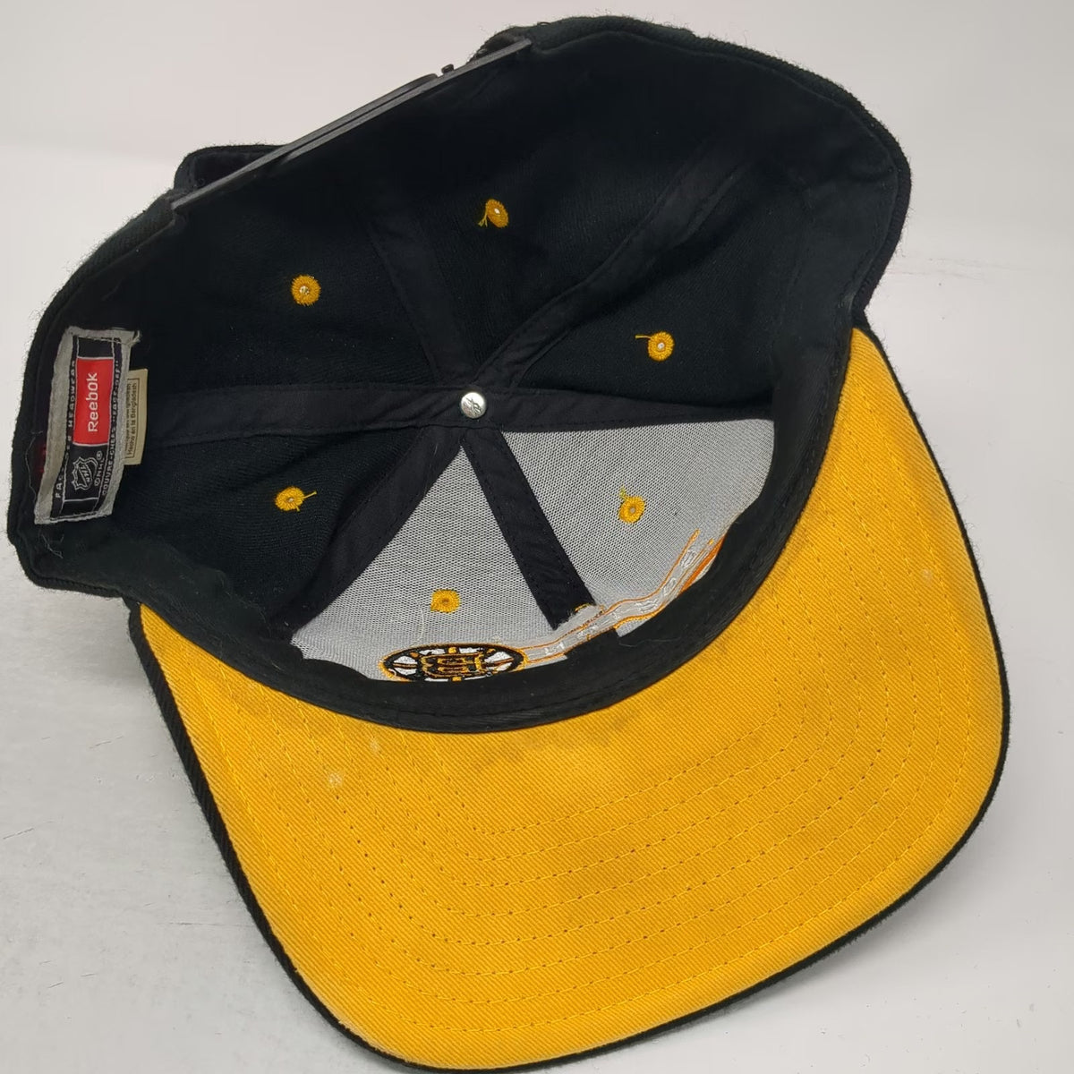 Reebok Boston Bruins NHL Snapback Hat Black Yellow White One Size Flat Brim Logo