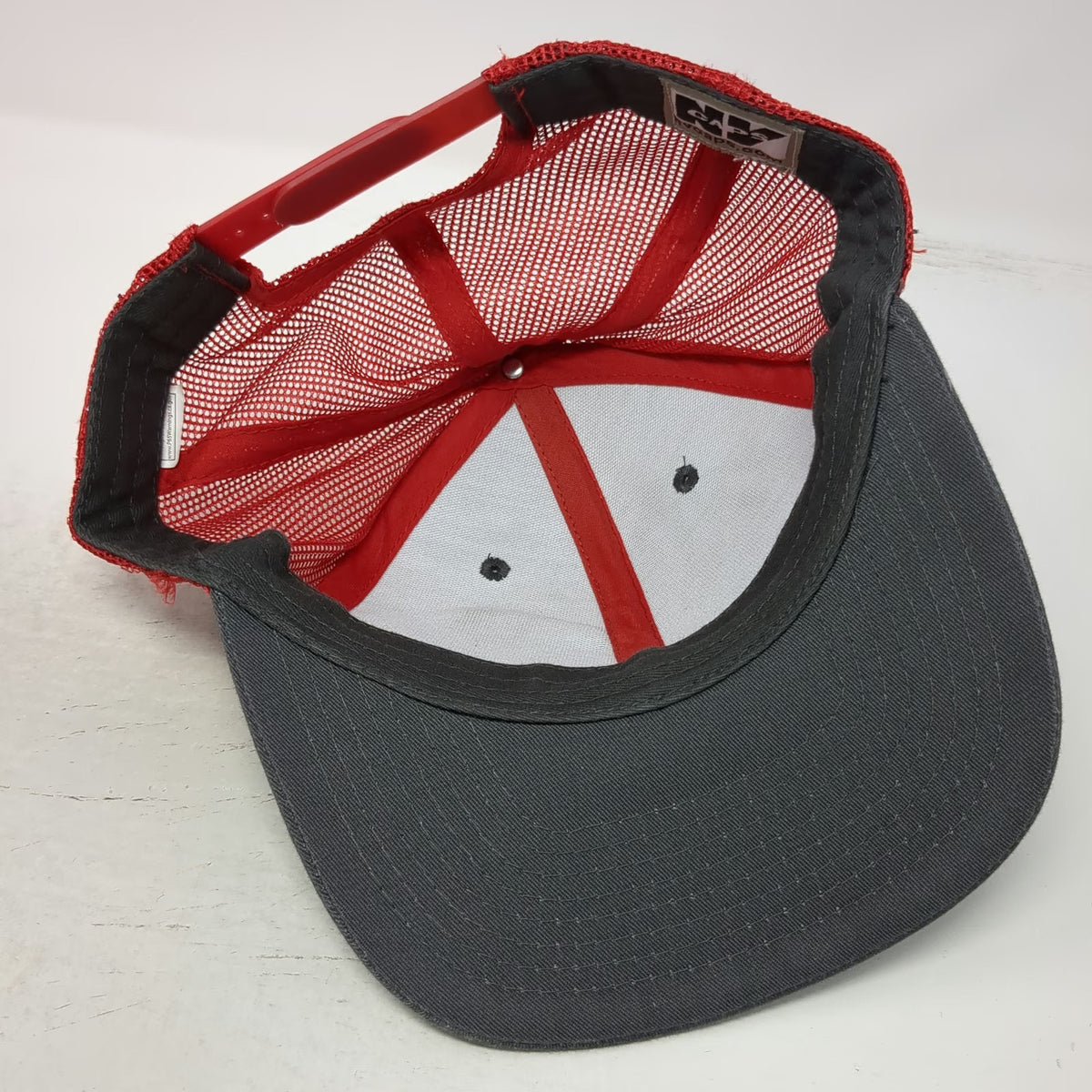 Nevada Caps Trucker Hat Gray Red OSFM Mesh Back Leather Patch Veterans Compass