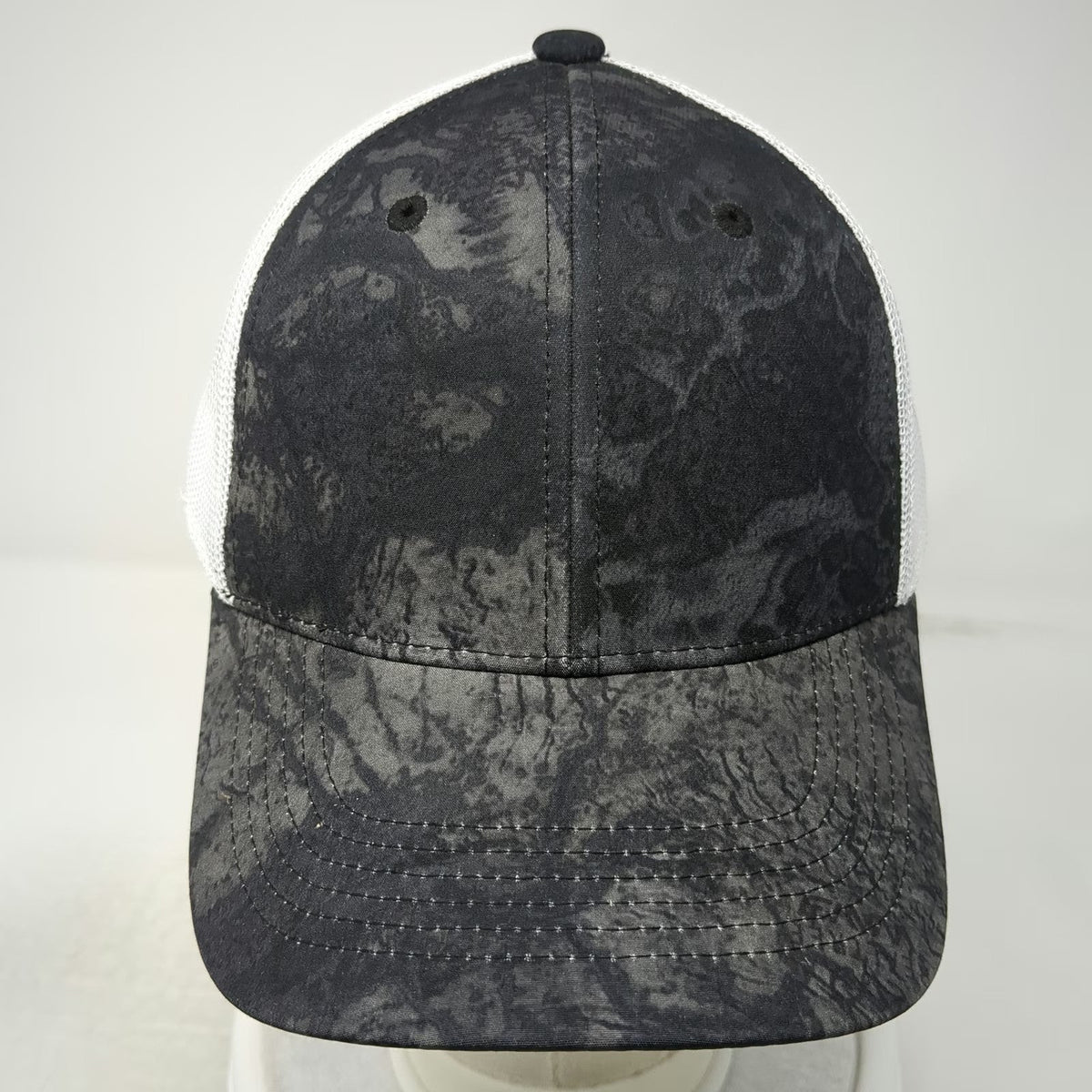 Realtree Trucker Hat Black White OSFM Camo Mesh Back Snapback Hunting Outdoor