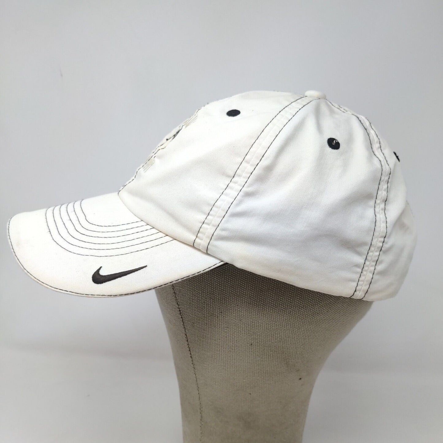 Nike Golf Men's Slideback Hat White Size OSFA Embroidered Hillcrest Shootout