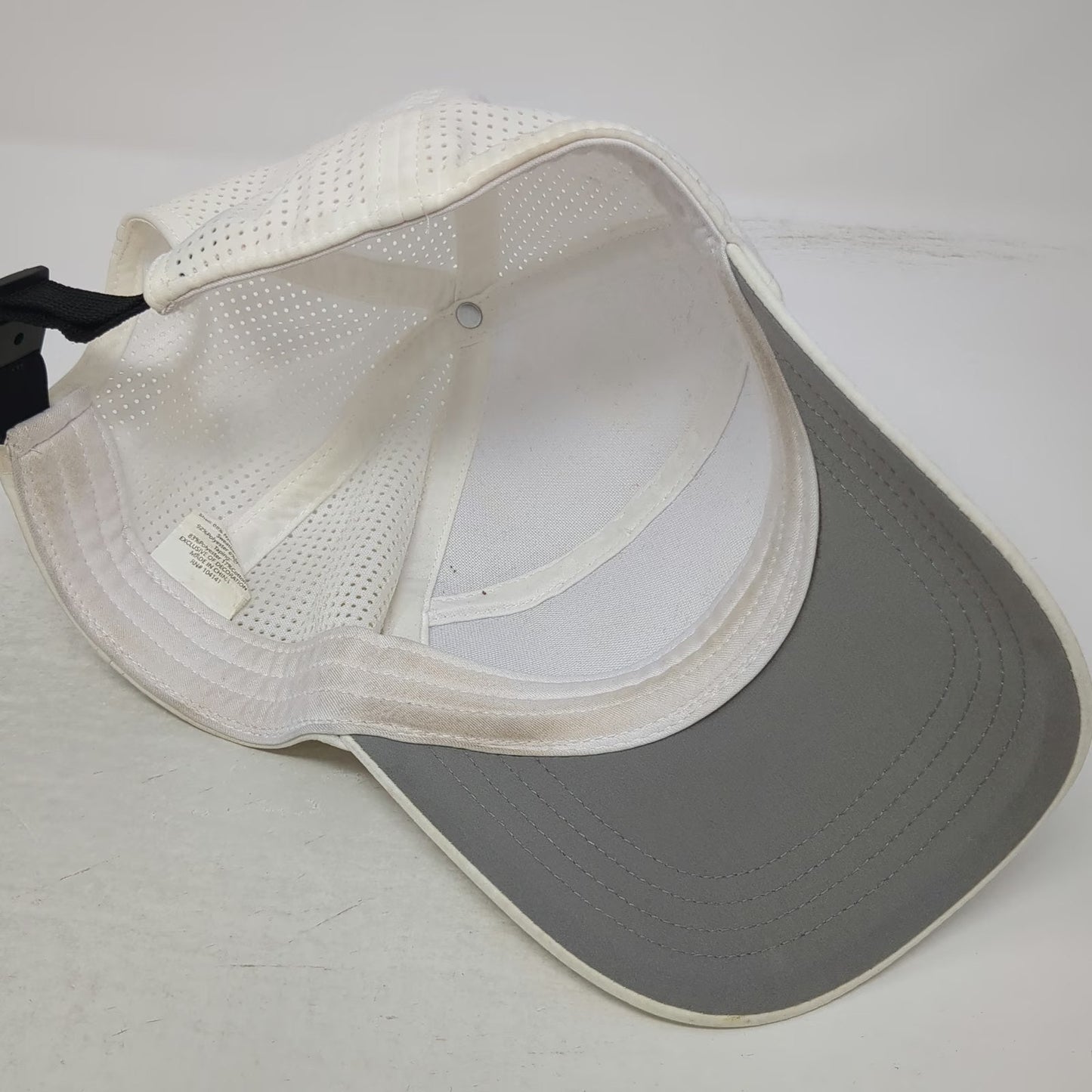 TaylorMade Baseball Cap White One Size M Logo Perforated Performance Golf Hat