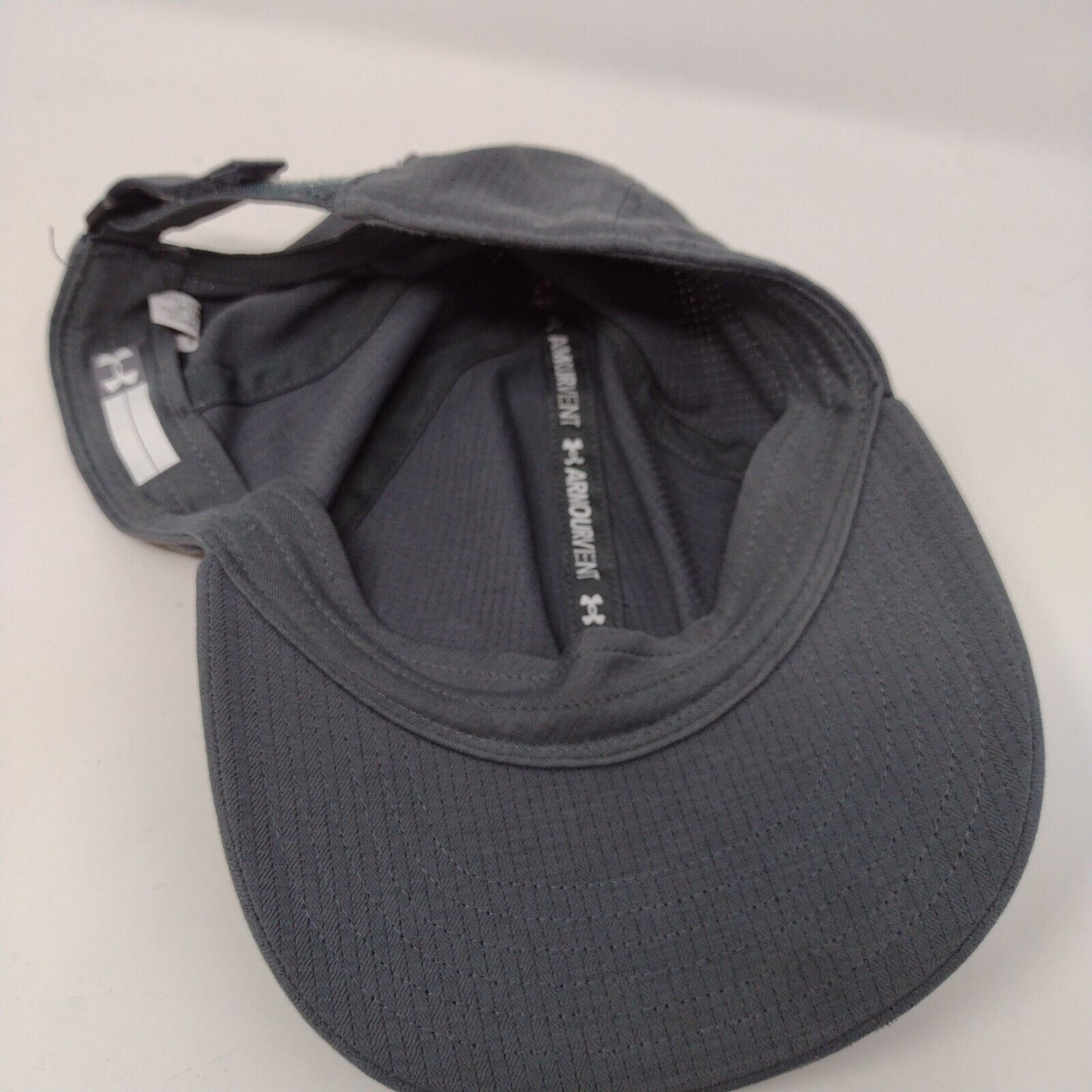 Under Armour Vent Strapback Hat Gray OSFA Free Fit Adjustable 6 Panel