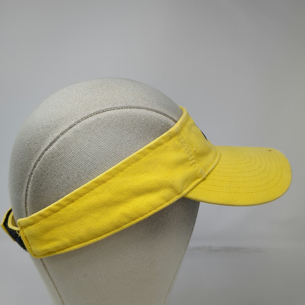 Nike Visor Yellow Swoosh Strapback Golf Athletic Sun Sport Hat Vintage