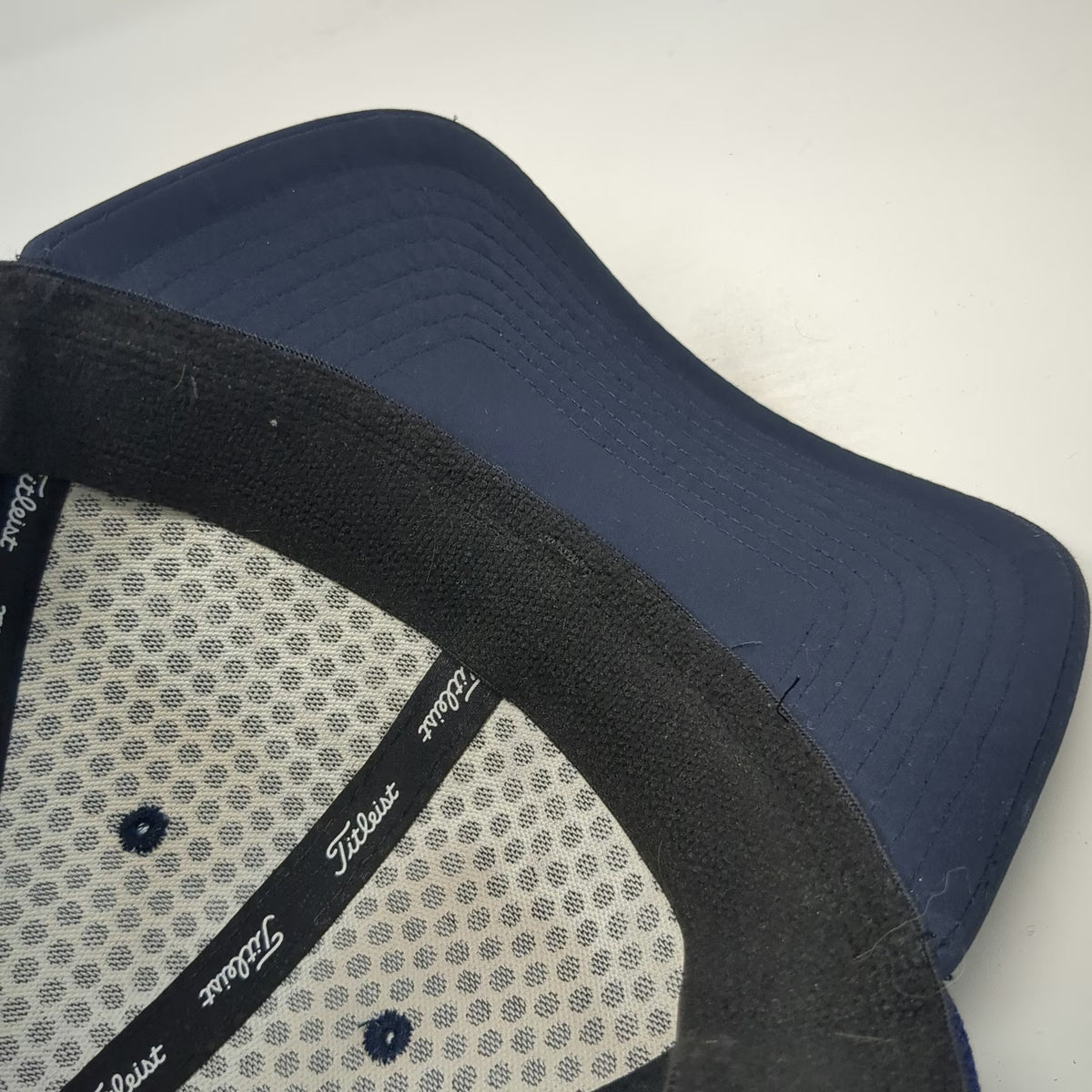 Titleist Baseball Cap Blue XL Fitted Mesh Golf Pro V1 FootJoy Performance Hat