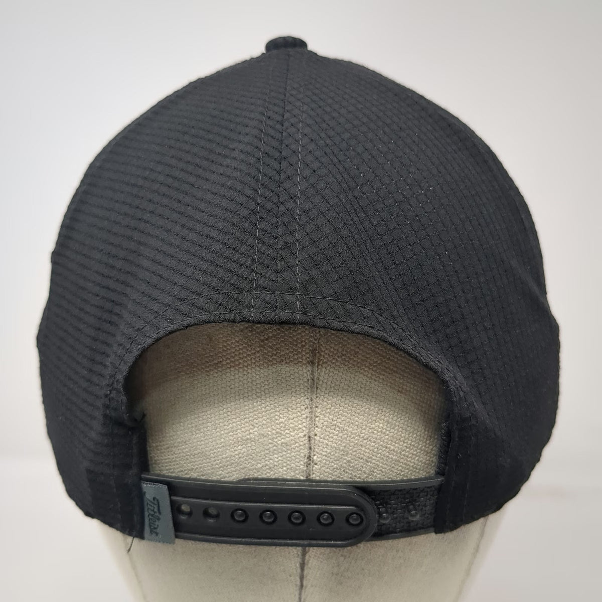 Titleist Snapback Black One Size Perforated Performance Grid Texture Golf Hat