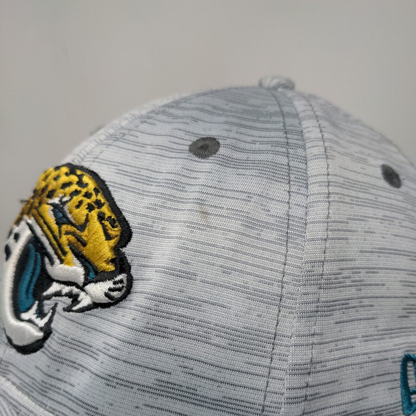 New Era Men's Fitted 39Thirty Hat Gray M-L Jacksonville Jaguars NFL Logo