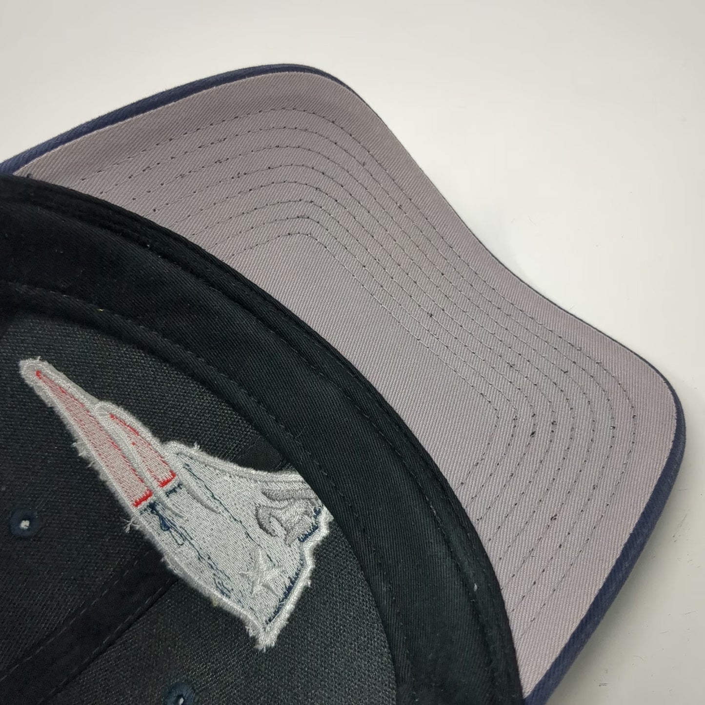 New England Patriots NFL Team Apparel Blue One Size Strapback Cap Hat Gray Brim