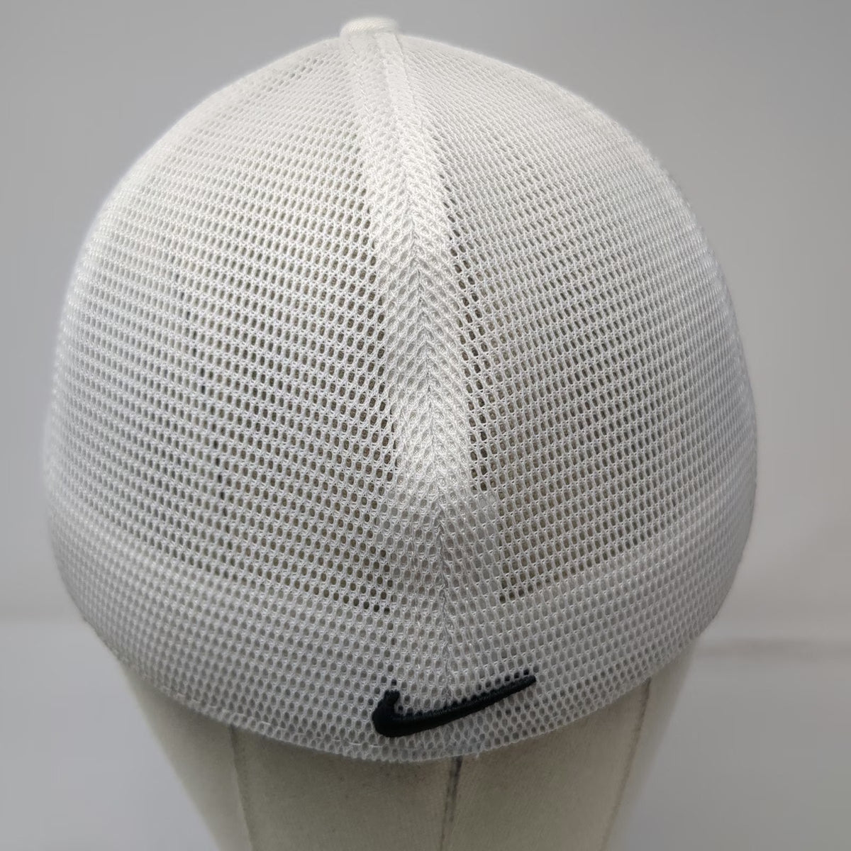 Nike Baseball Cap White L Mesh Back Stretch Fit BluShark Digital Dri-FIT Hat