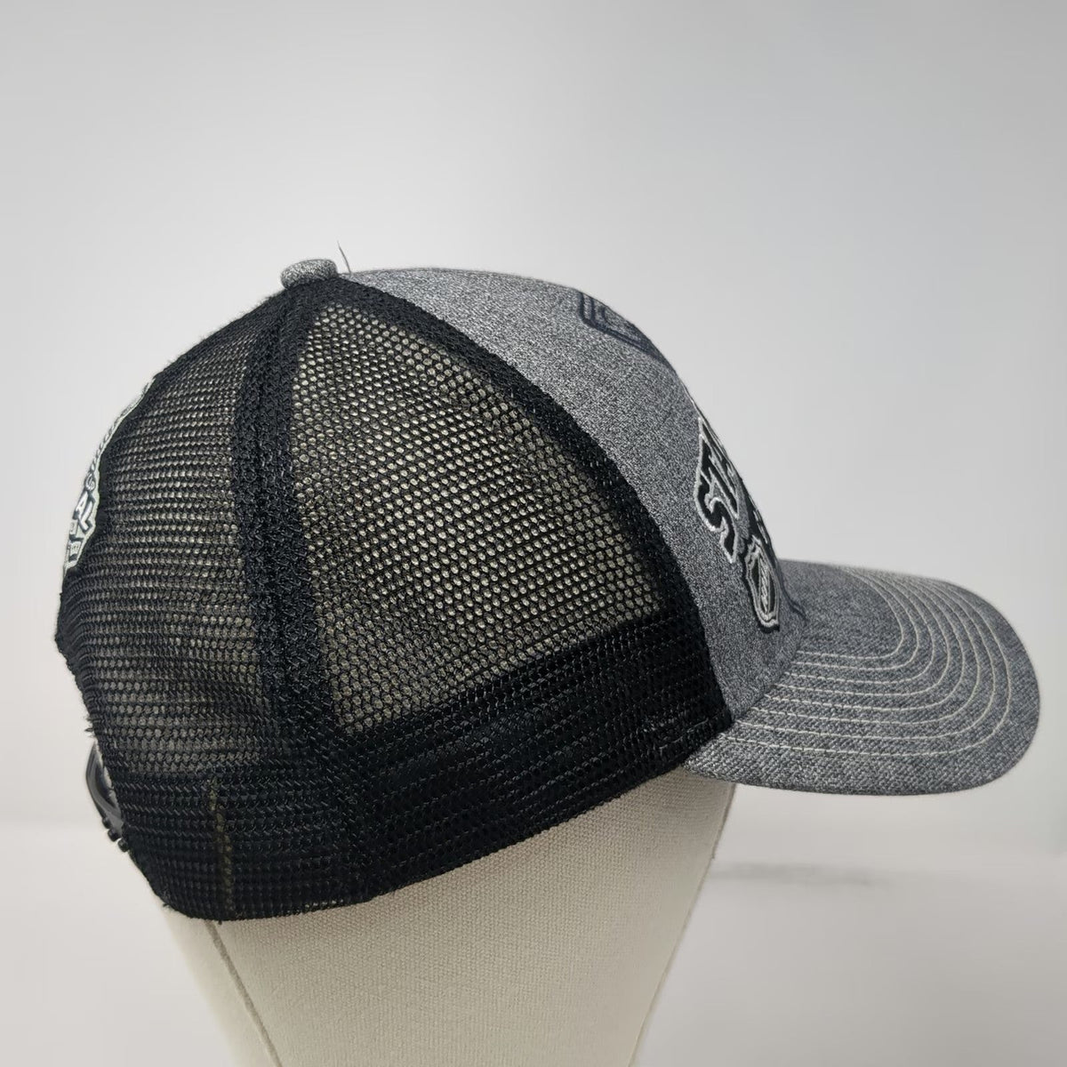 Chicago Blackhawks NHL Reebok Trucker Hat Gray Black One Size 2013 Stanley Cup