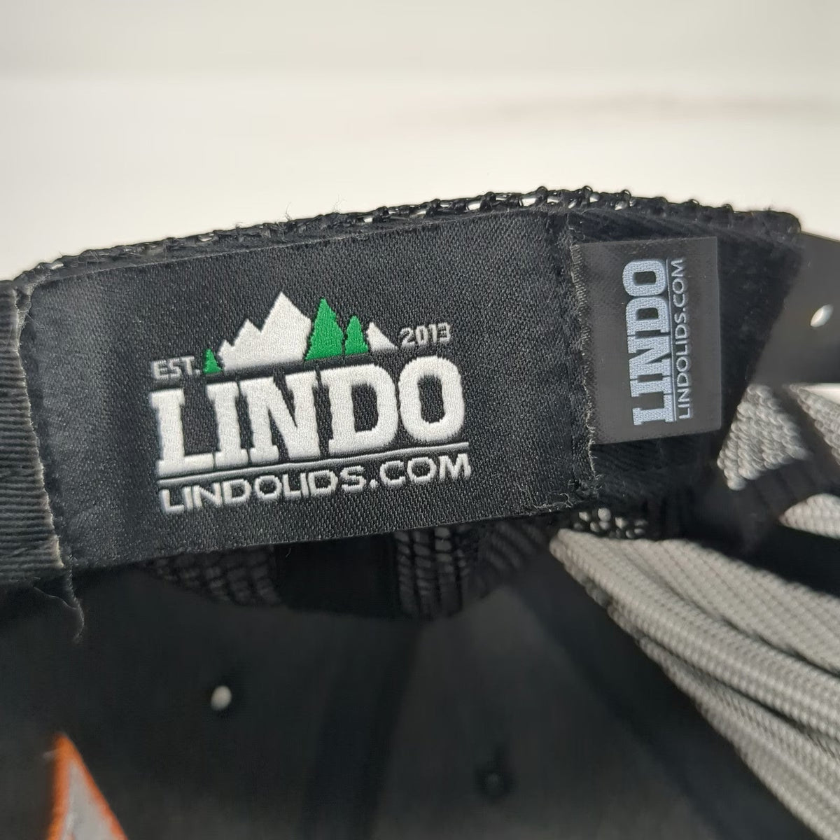 Lindo Trucker Hat Black One Size Embroidered Orange Gecko Moon Mesh Snapback