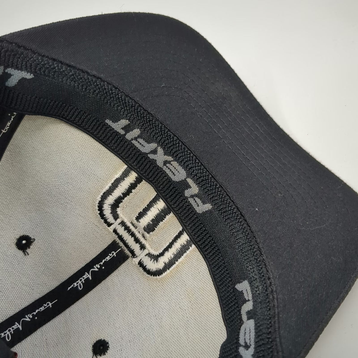 TravisMathew Baseball Cap Black M Fitted Performance Mesh Athletic Logo Hat