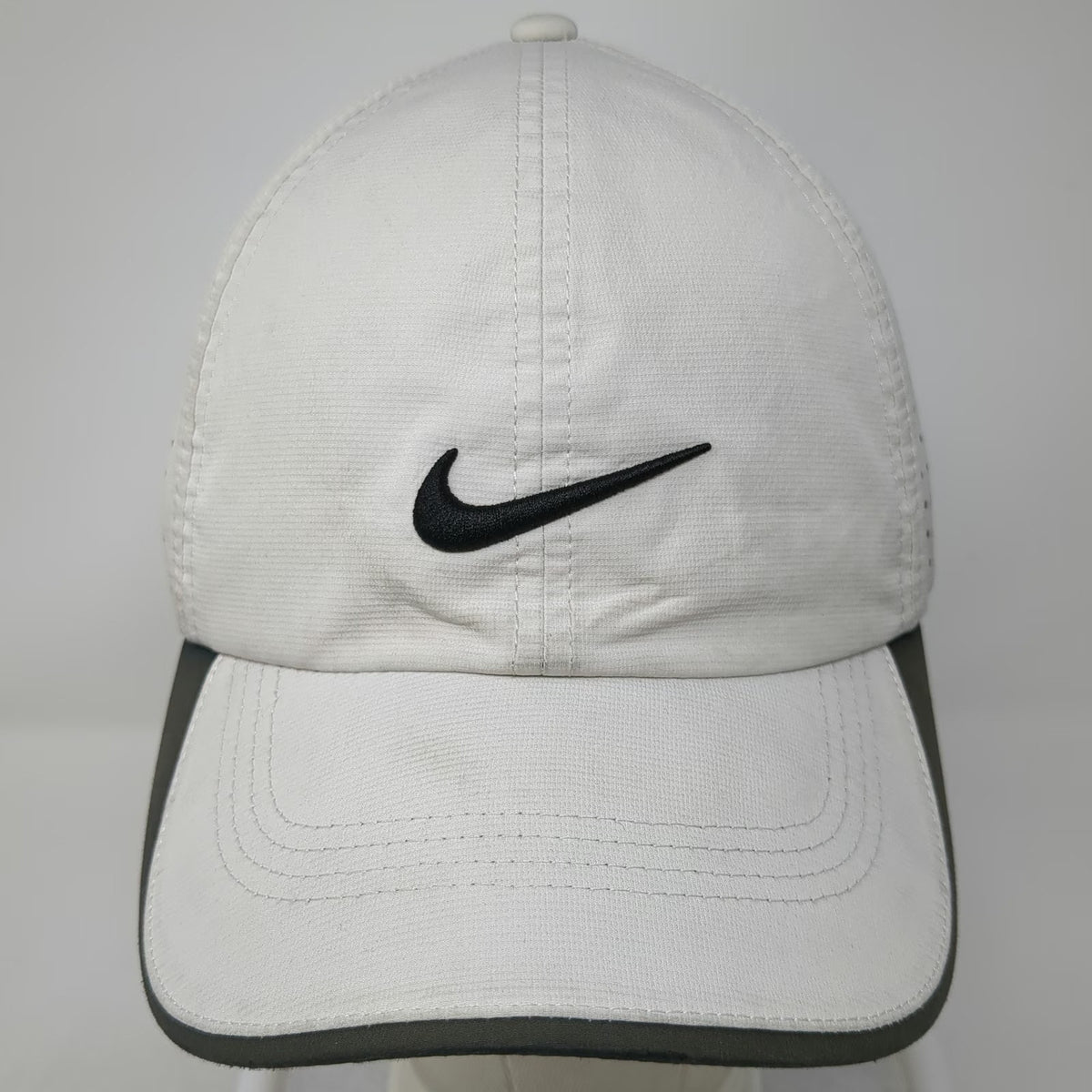 Nike Golf Baseball Cap Beige One Size Perforated 20XI Strapback Hat Swoosh Sport