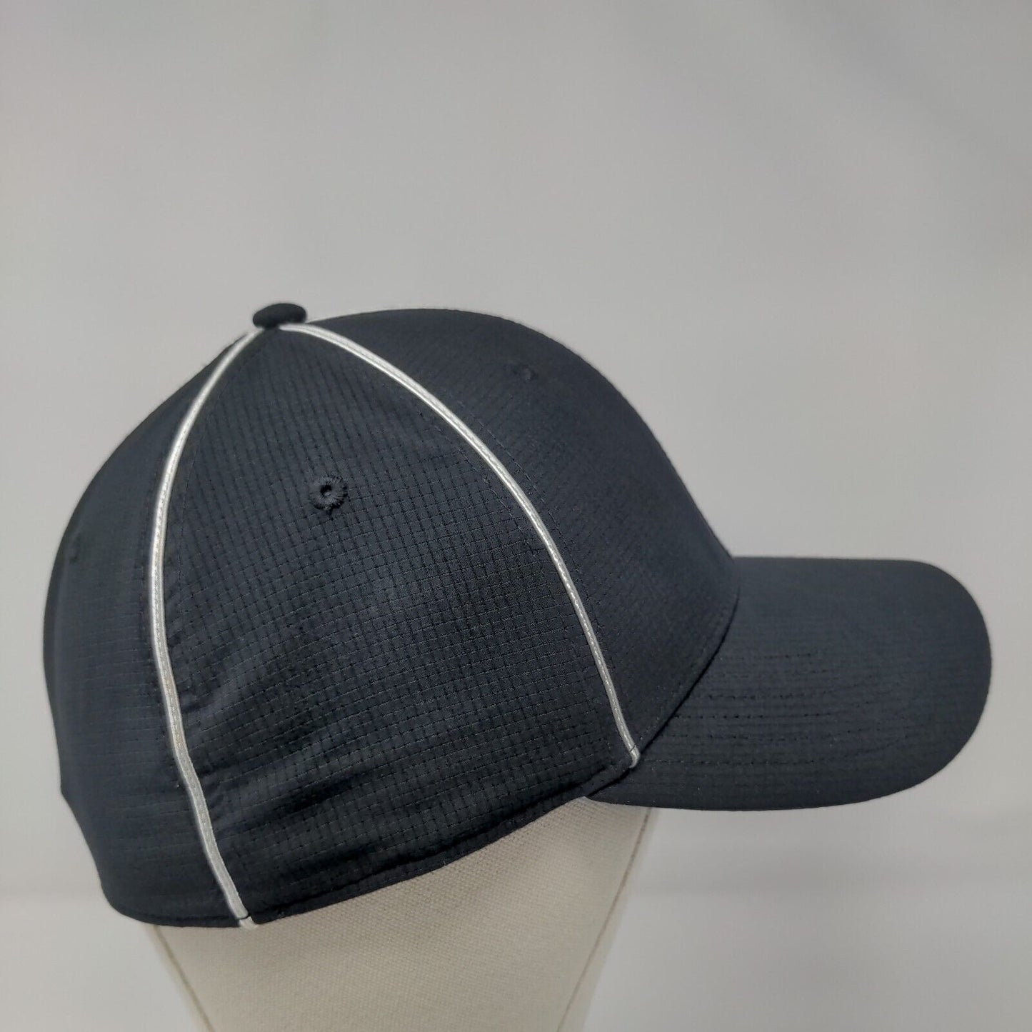 Under Armour Fitted Hat Black Large/XL Embroidered 6 Panel Piping