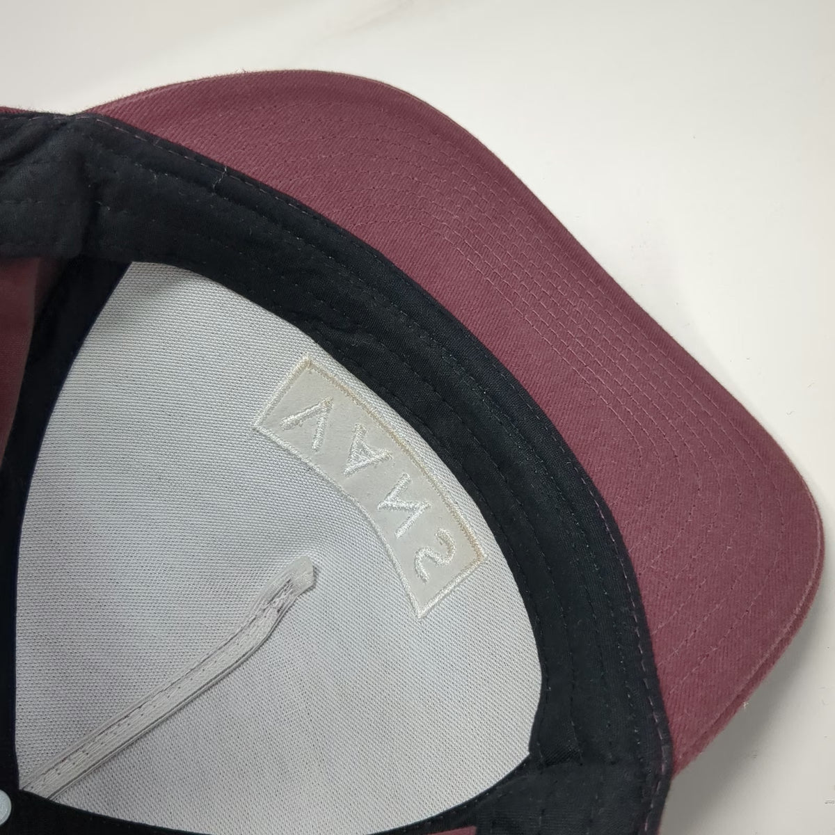 Vans 5 Panel Red Hat One Size Snapback Embroidered Logo Flat Brim Cotton Patch