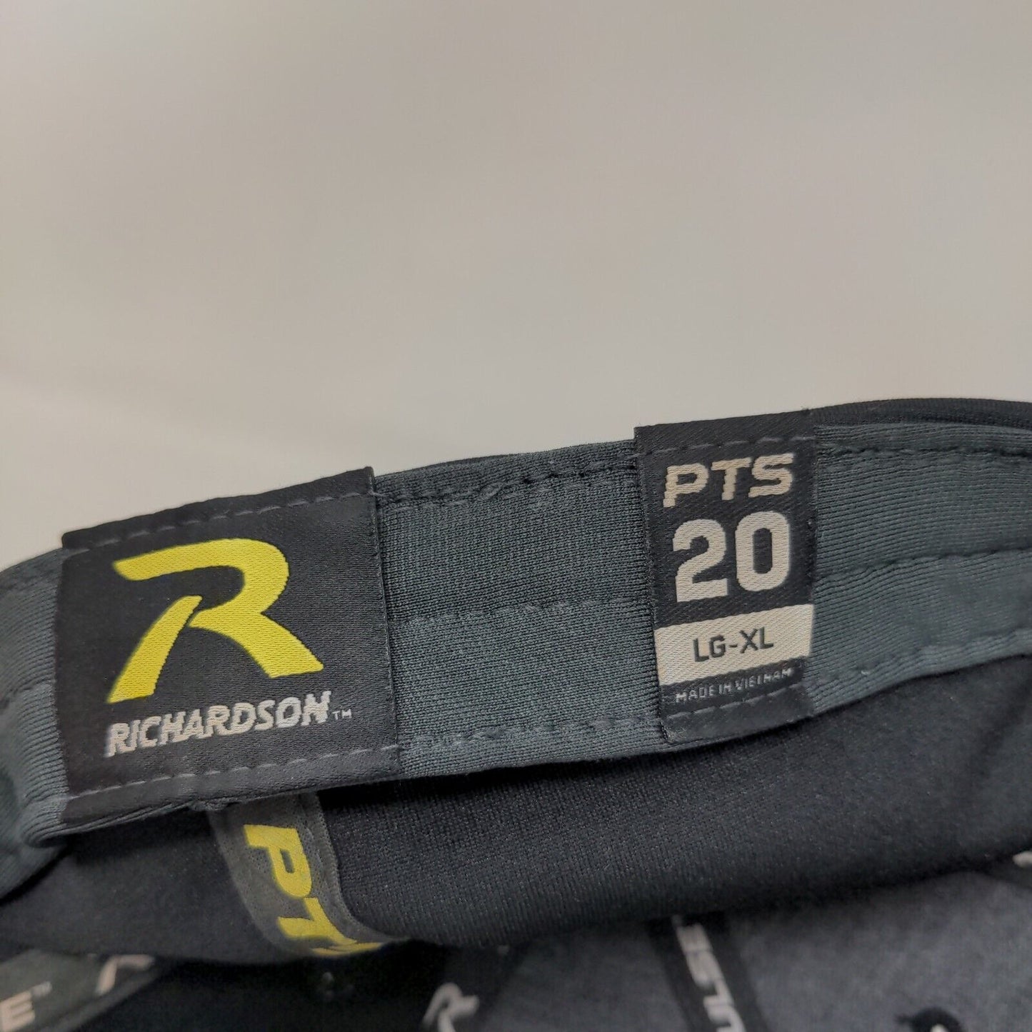Richardson Fitted Hat Black L/XL Embroidered PTS20 Pulse Flexfit