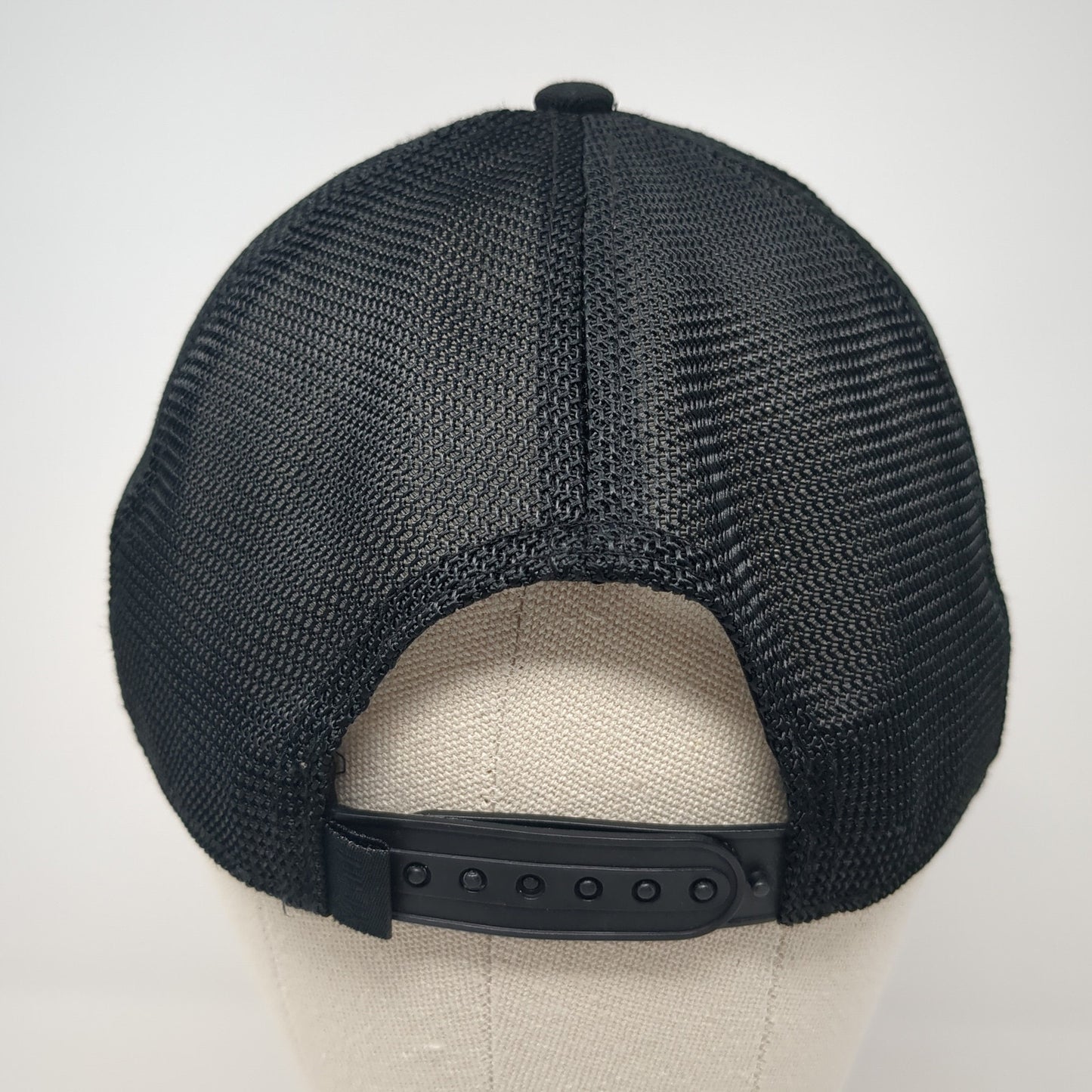 YETI Snapback Mesh Back Trucker Hat Black One Size Adjustable Outdoor