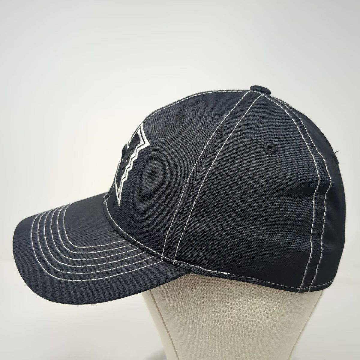 Hawaii Warriors NCAA Top of the World Cap Black M Contrast Stitch One Fit Hat