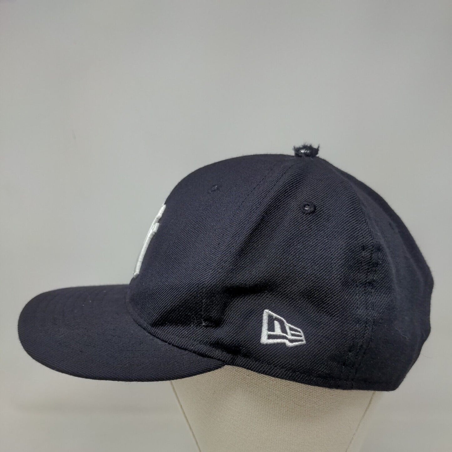 New Era Men's Snapback Hat Blue OSFM Embroidered New York Yankees Logo 9Fifty
