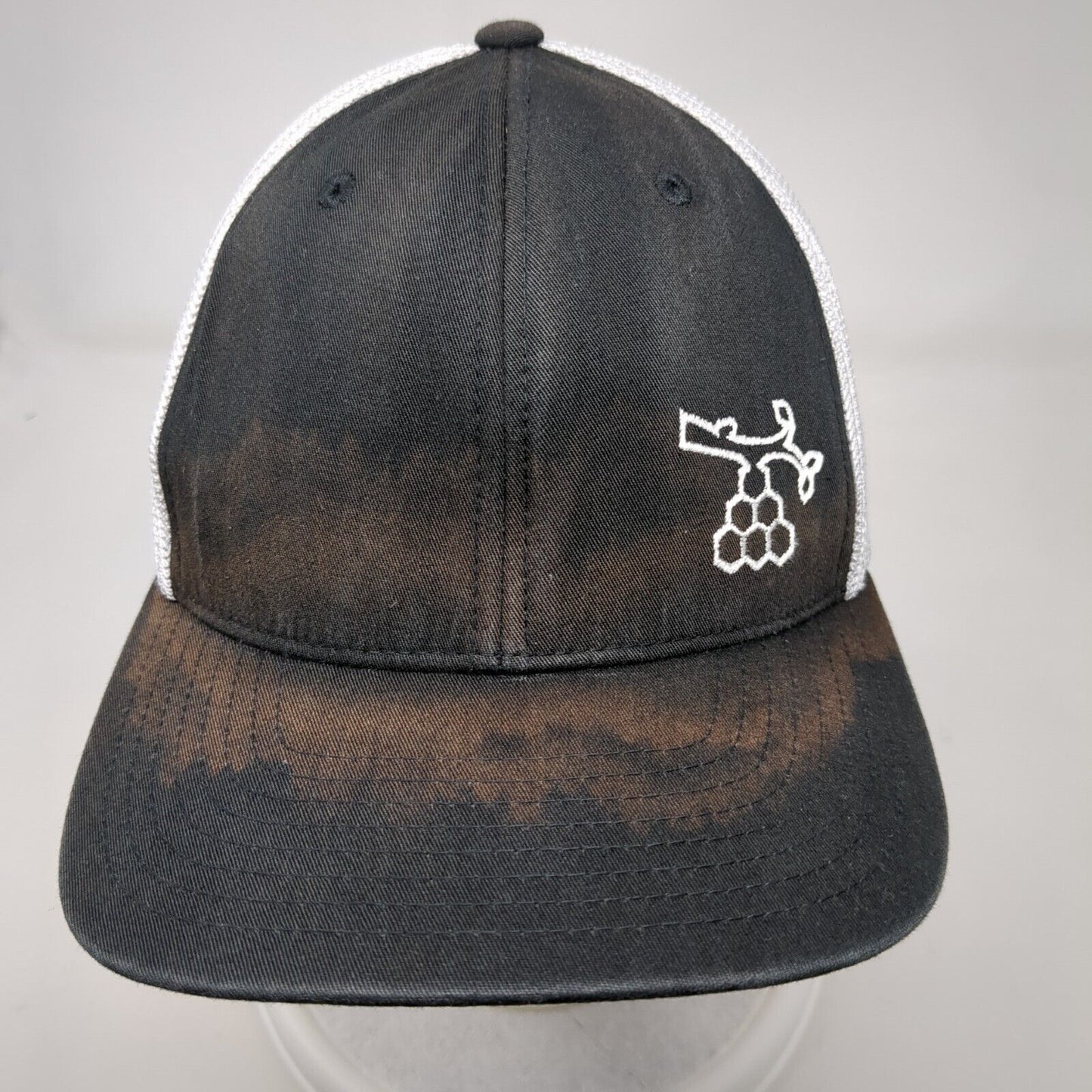 Beaver Head Fitted Mesh Back Trucker Hat Black L/XL Flexfit Colorblock