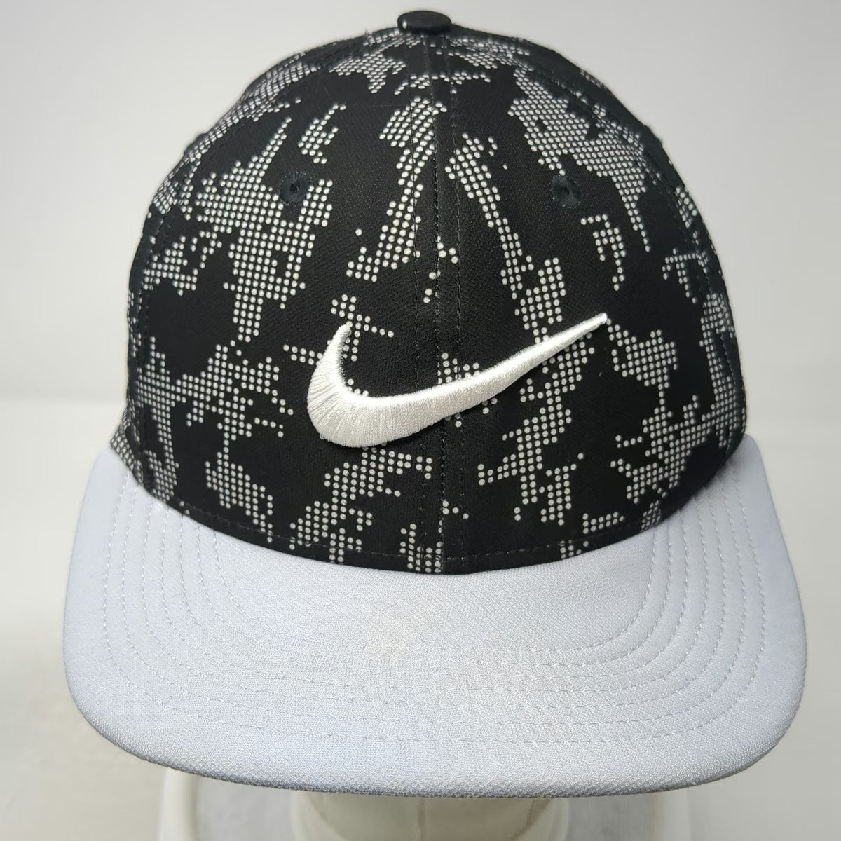 Nike Snapback Black Gray One Size Flat Brim Dri-FIT Digital Camo Embroidered Hat