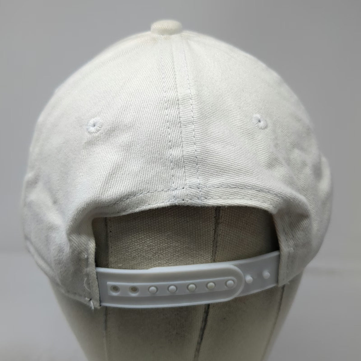 Bass Pro Shops Snapback Hat White One Size Fishing Bass Logo Adjustable Outdoor