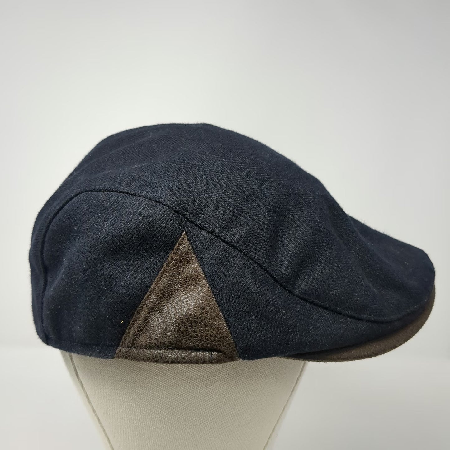 WAR Newsboy Cap Black Brown One Size Herringbone Snap Closure Cotton Blend Hat