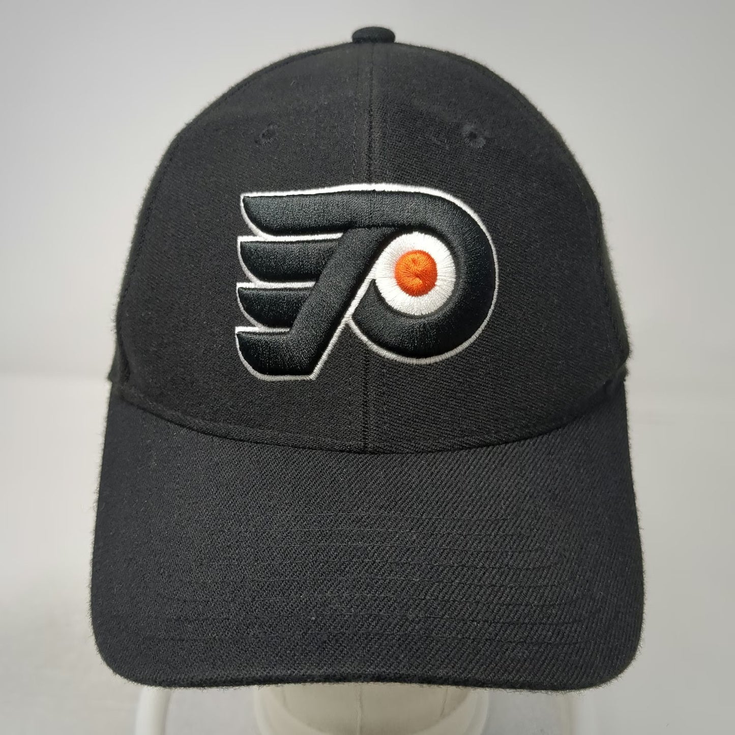 '47 Philadelphia Flyers NHL Cap Black M Stretch Fit Curved Brim Embroidered Hat